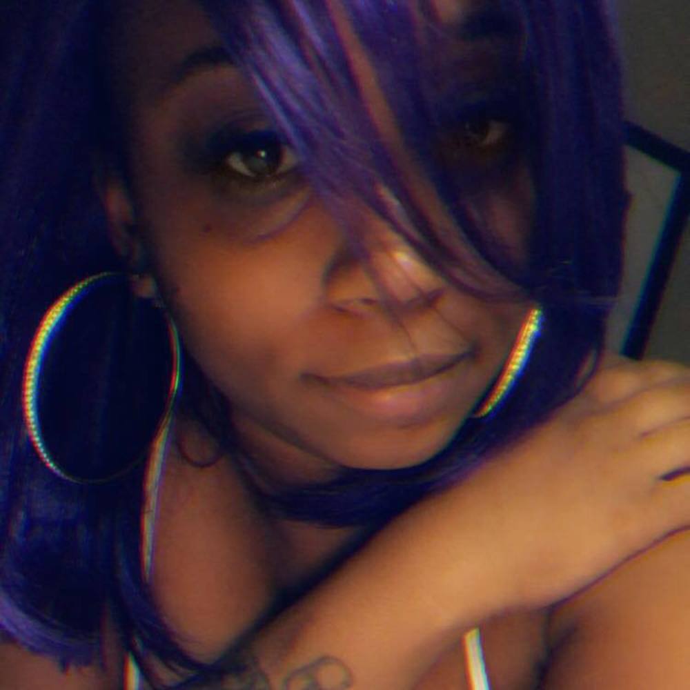 Meet your Posher, Yasmine